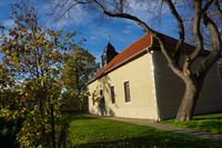 Kirche im Herbst
